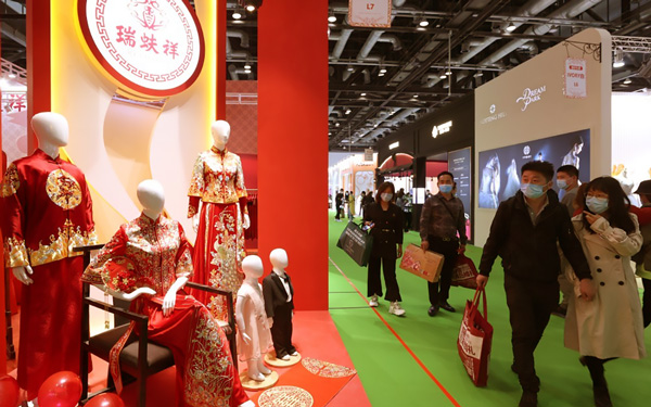 在深圳展台布置中,如何进行材质选型隔绝干扰?