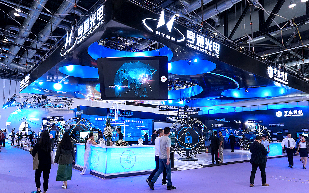 在深圳展览会搭建中，通过视觉陈列吸引顾客