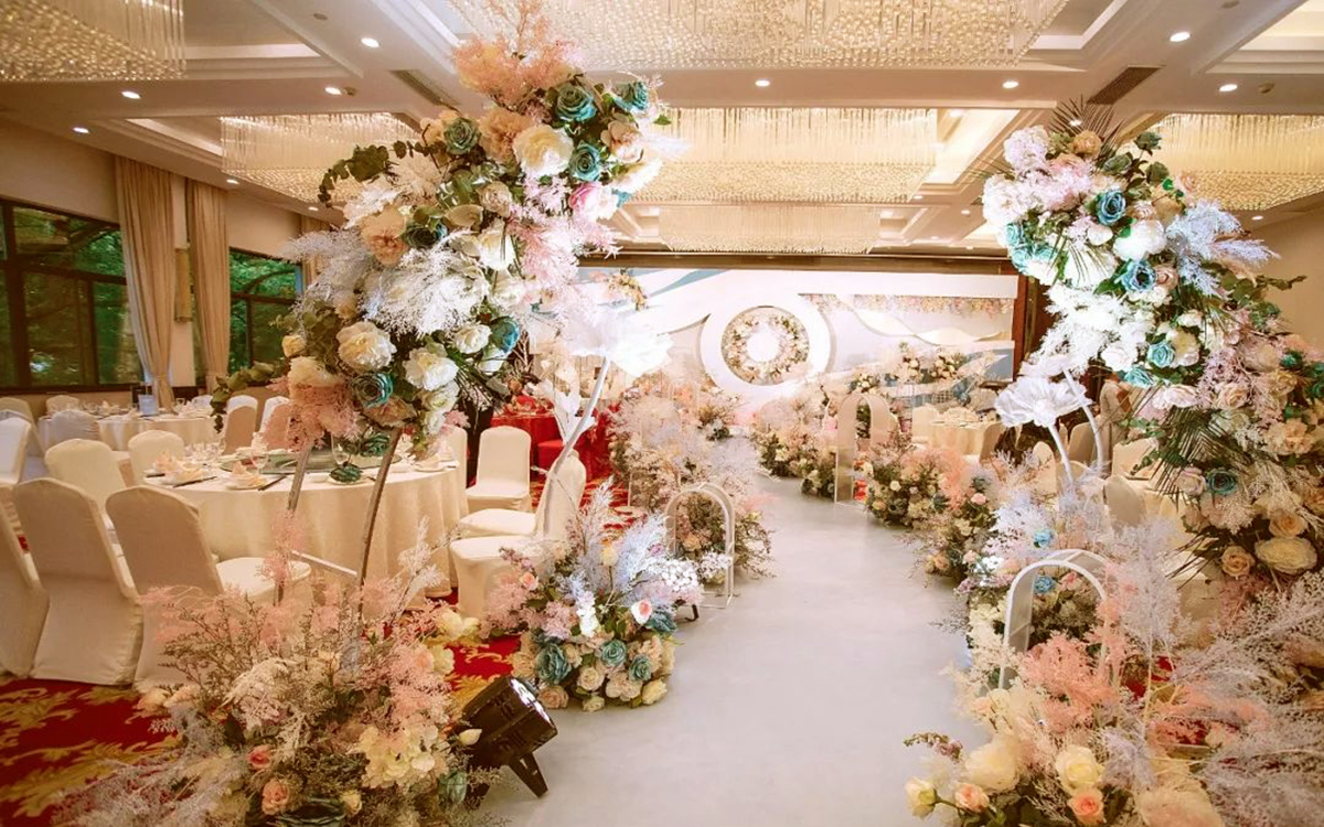 在深圳展台制作中，运用色彩策略来吸引客商