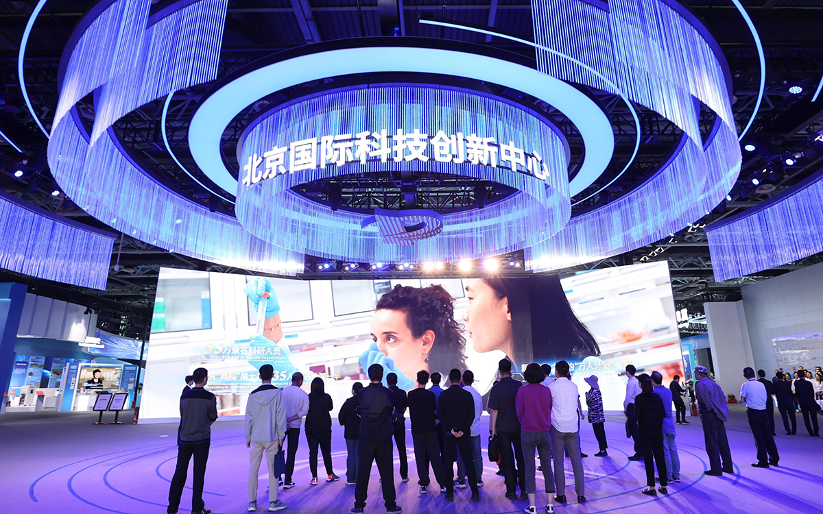 高交会展台制作公司用个性造型吸引远距离观众